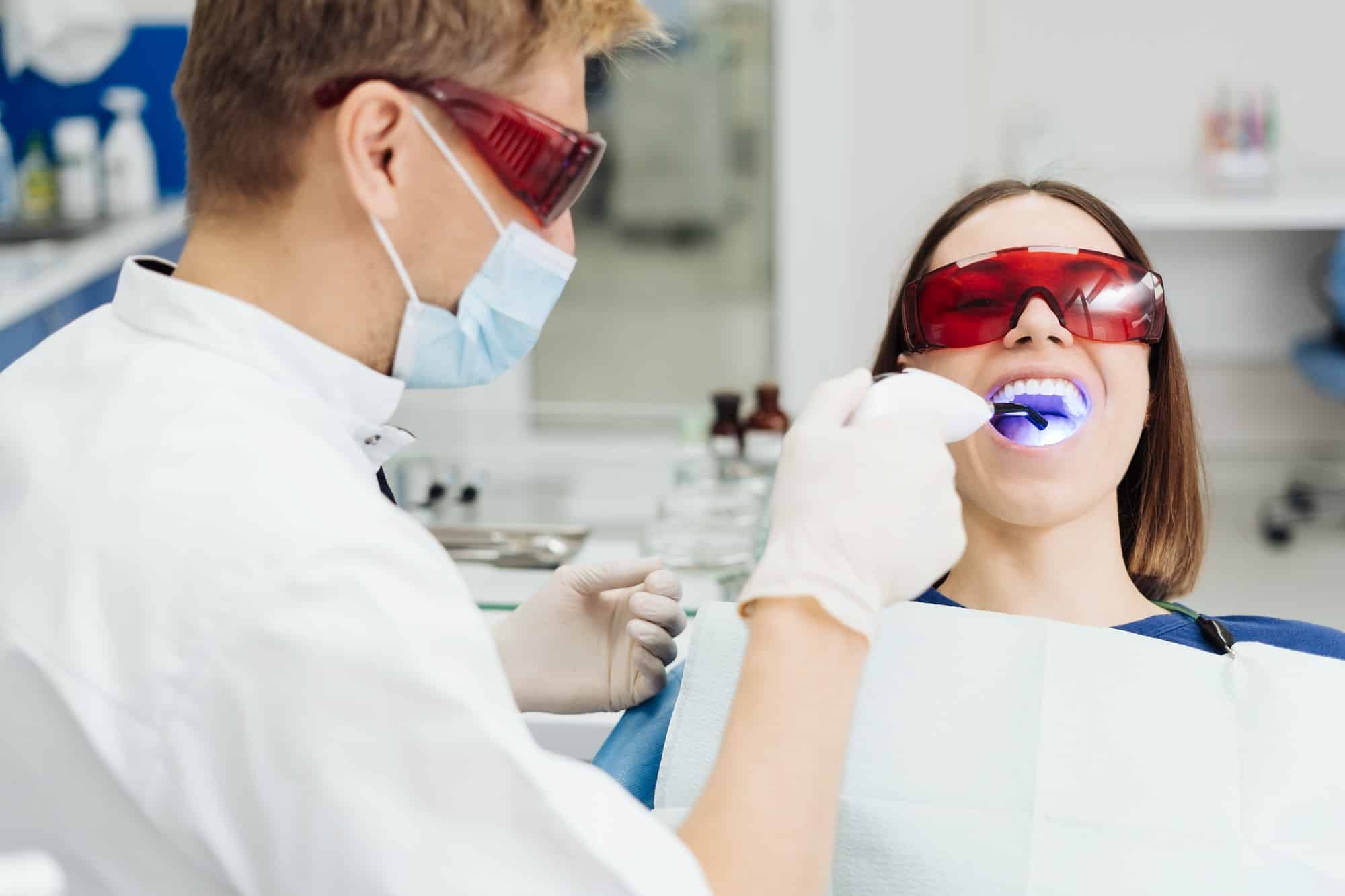 Blanchiment dentaire : Quand faut-il consulter un professionnel ?